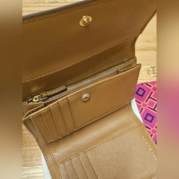 Tory Burch wallet - Picture 3 of 6